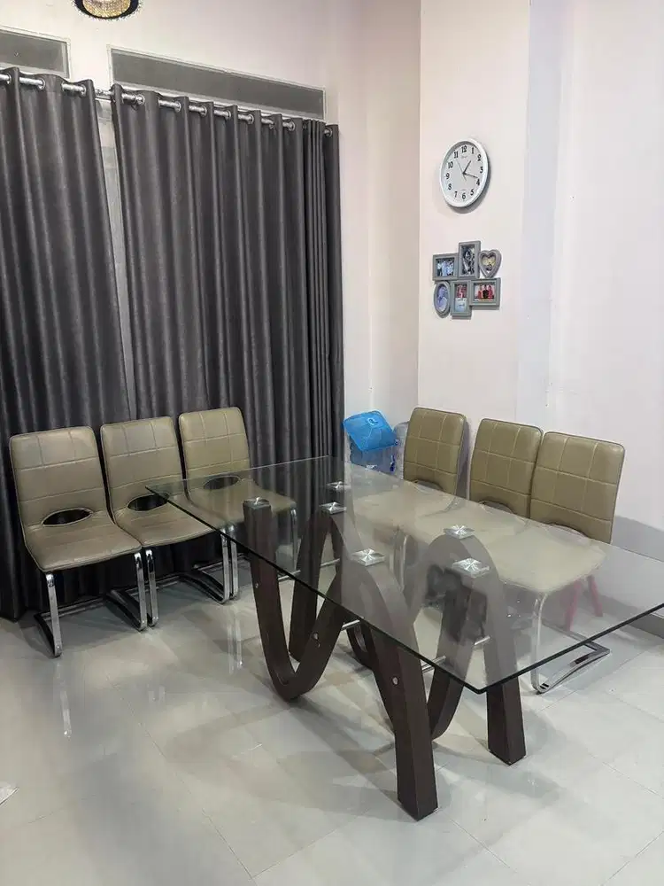 Meja Makan 6 Kursi