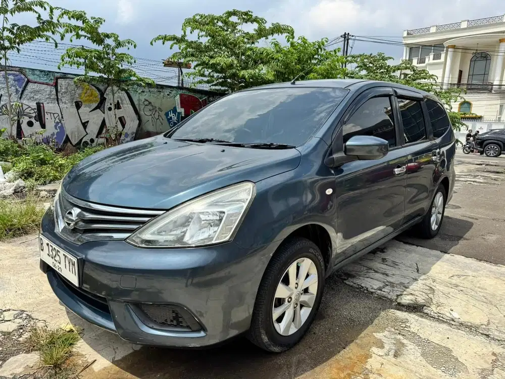 Nissan Grand livina SV AT 2014 Bensin