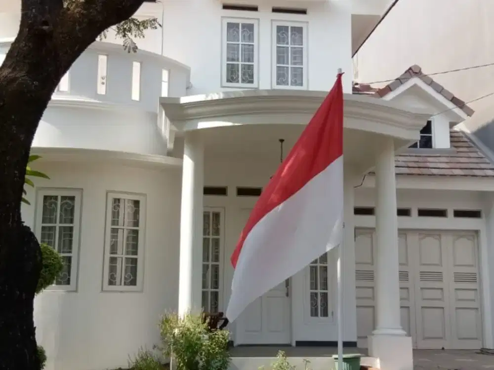 Disewakan Rumah Semi Furnish di Cluster Taman Simpruk, Lippo Cikarang — Lingkungan Asri & Nyaman