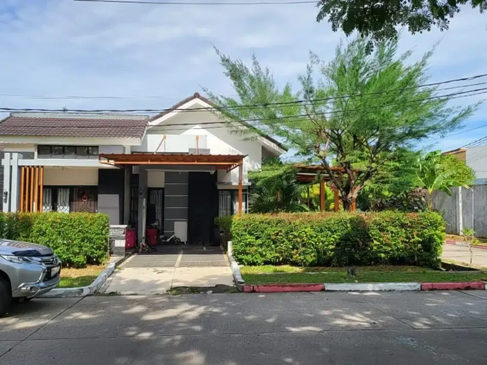 Rumah Dalam Cluster Posisi Hook Hadap Taman, Bekasi.
