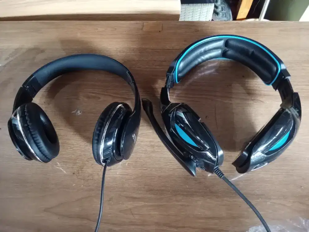 Borongan 2 Headset SADES dan JETE, bagus normal, COD Cijantung Dsk