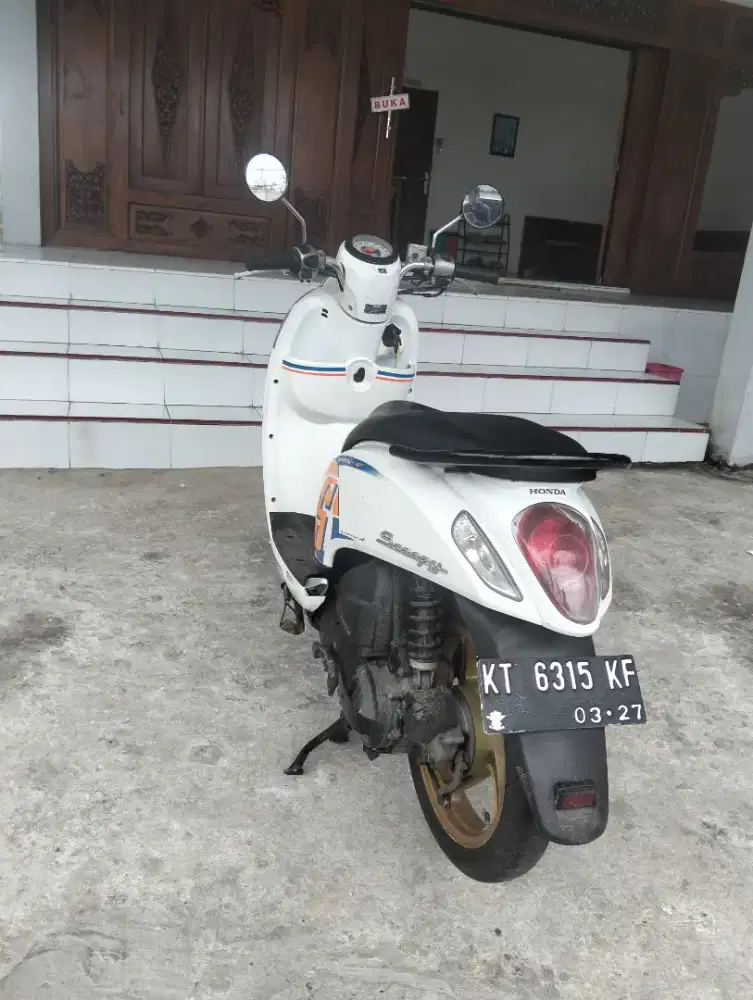 Honda scoopy 2017 automatic
