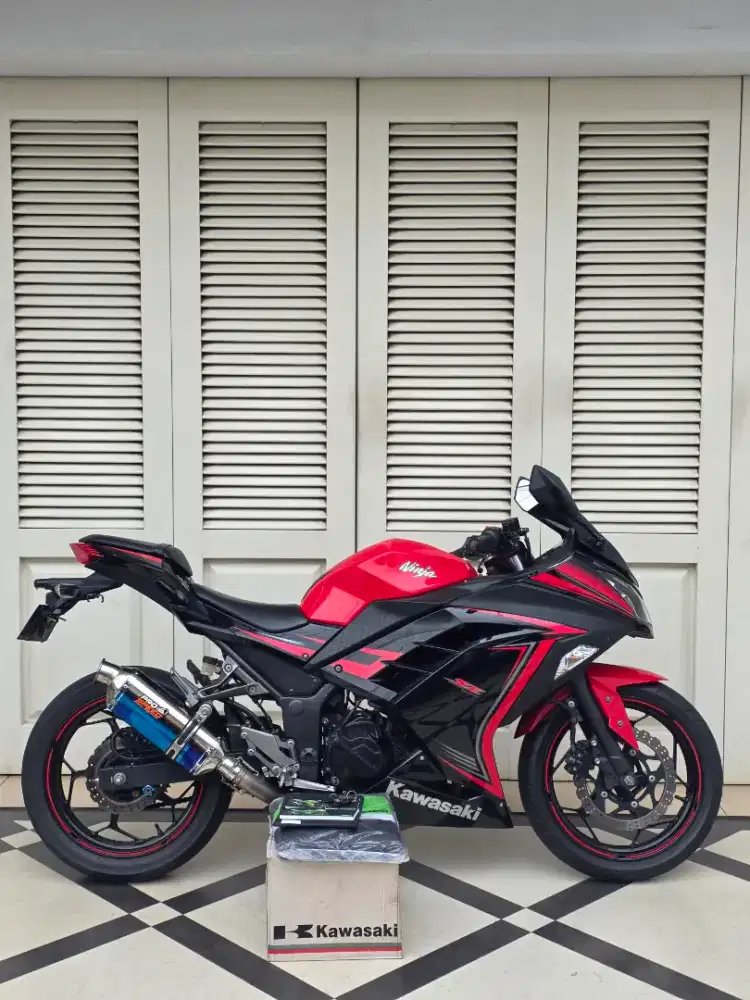 Kawasaki ninja 250 SE CBU 2014 Km 6 ribu gress like new