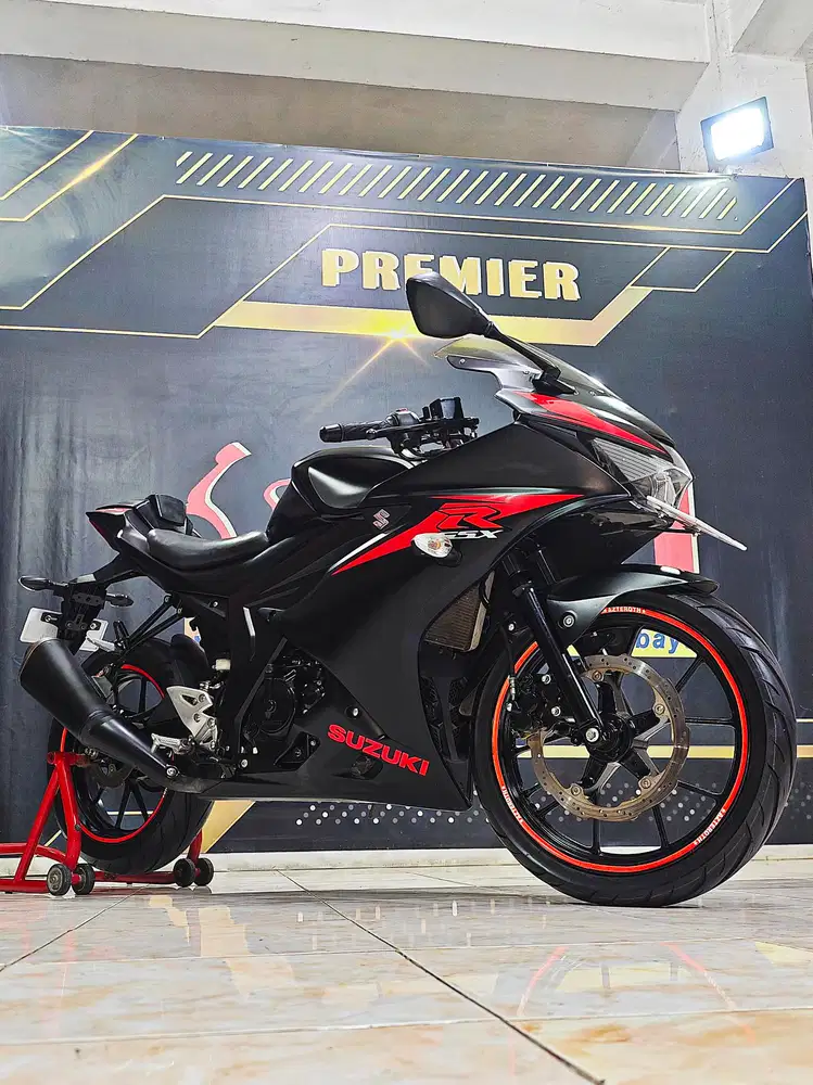 GSX-R Keyles '18 low km Black matte jos perfoma.Anugerah motor rungkut