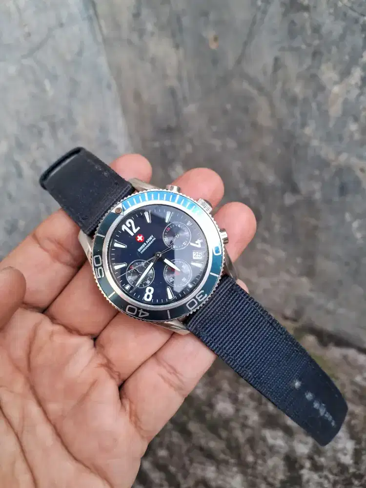 SWISS ARMY WATCH M701 CHRONOGRAPH 
ORIGINAL