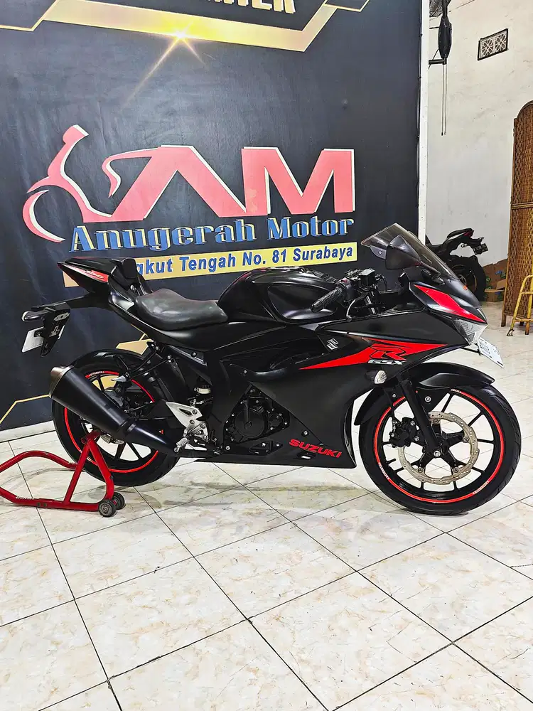 GSX-R Keyles '18 low km Black matte jos perfoma.Anugerah motor rungkut