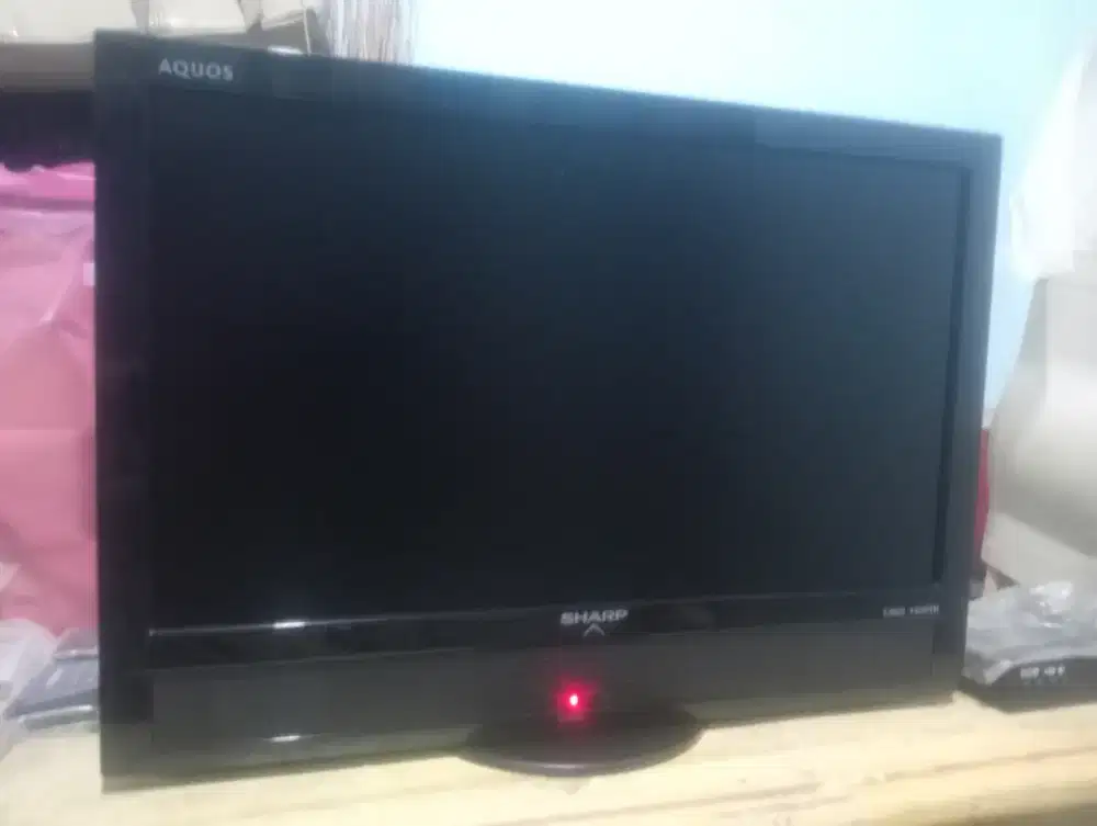 Tv led sharp Aquos 19inchi + remote