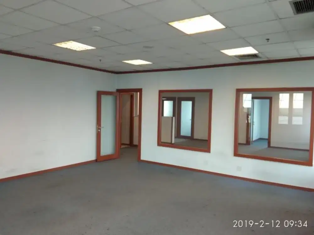Sewa Kantor 197 m2 Kondisi Sudah Partisi di Mutiara Building Mampang