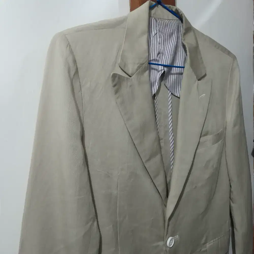 Jas pria warna khaky