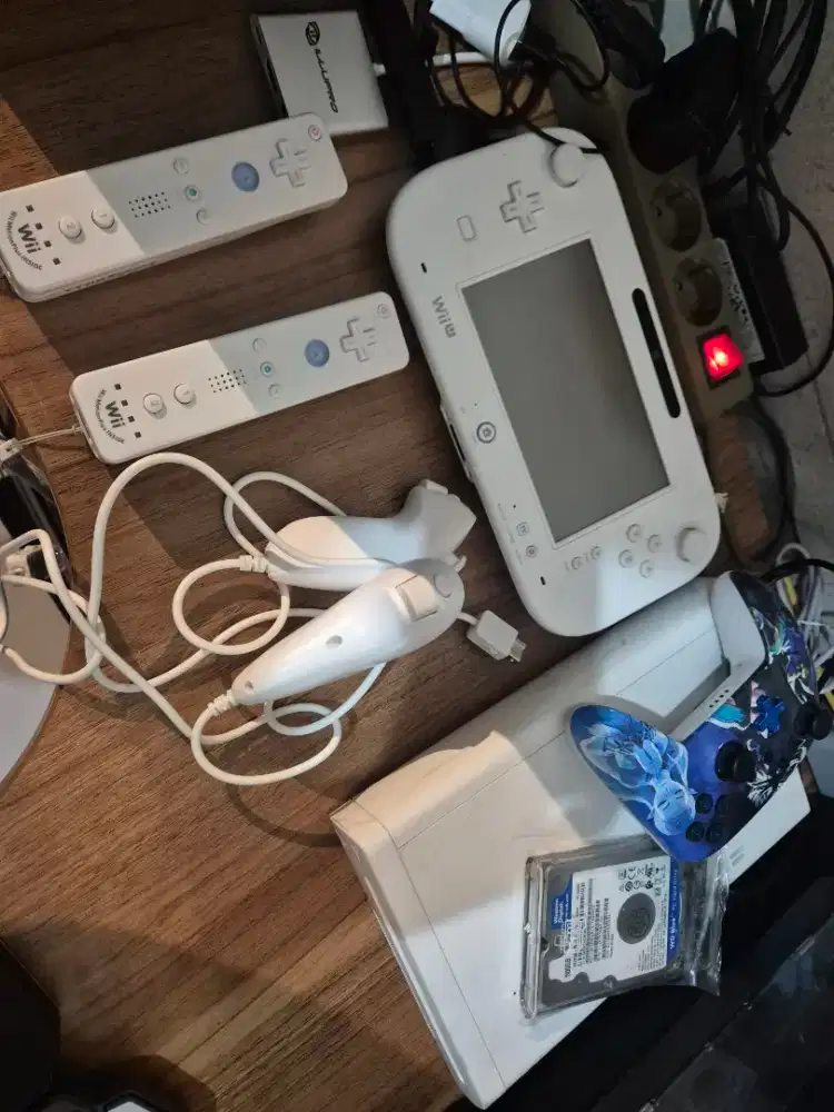 Nintendo Wii U 500GB Region US Fullset Gamepad Nunchuck