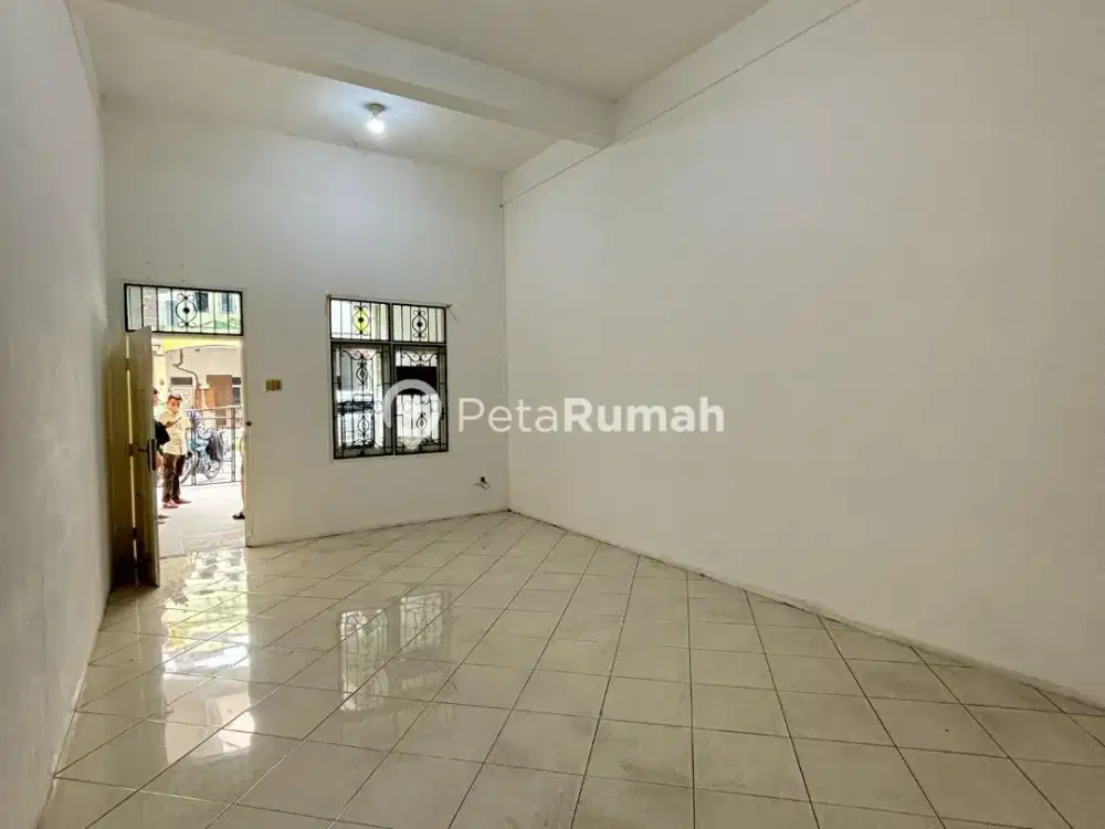 Dijual TOWNHOUSE JALAN PANCING KOMPLEK IMPERIAL COURT