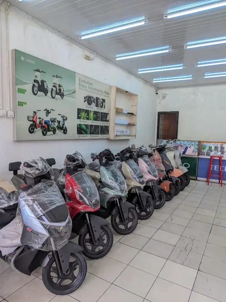 SEPEDA LISTRIK CANGGIH BISA KONEKSI KE HP TANPA RIBET