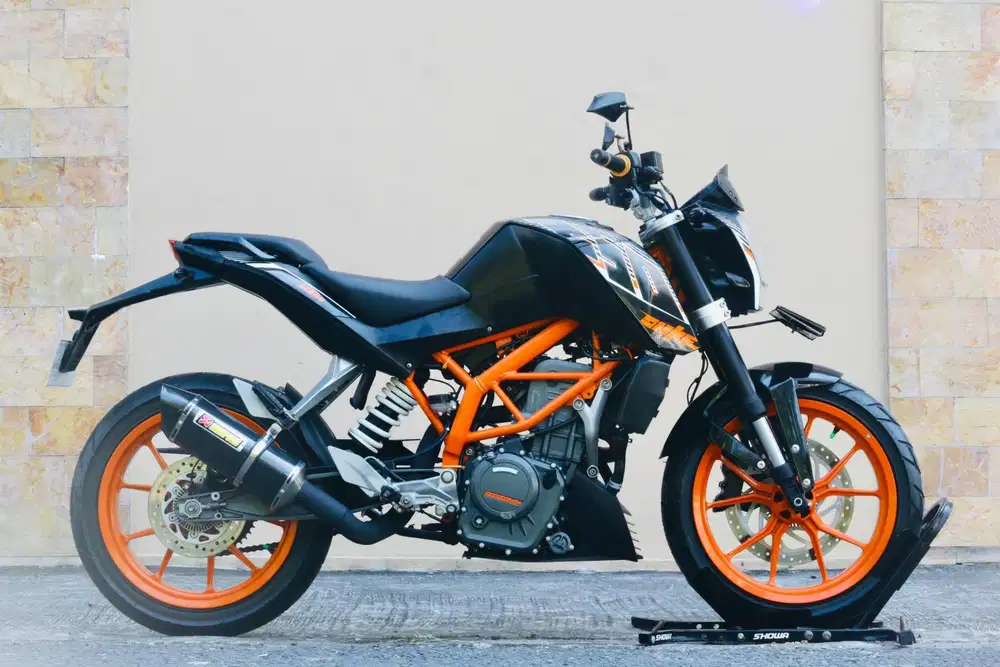KTM Duke 250 ABS like new MT25 versys250 z250