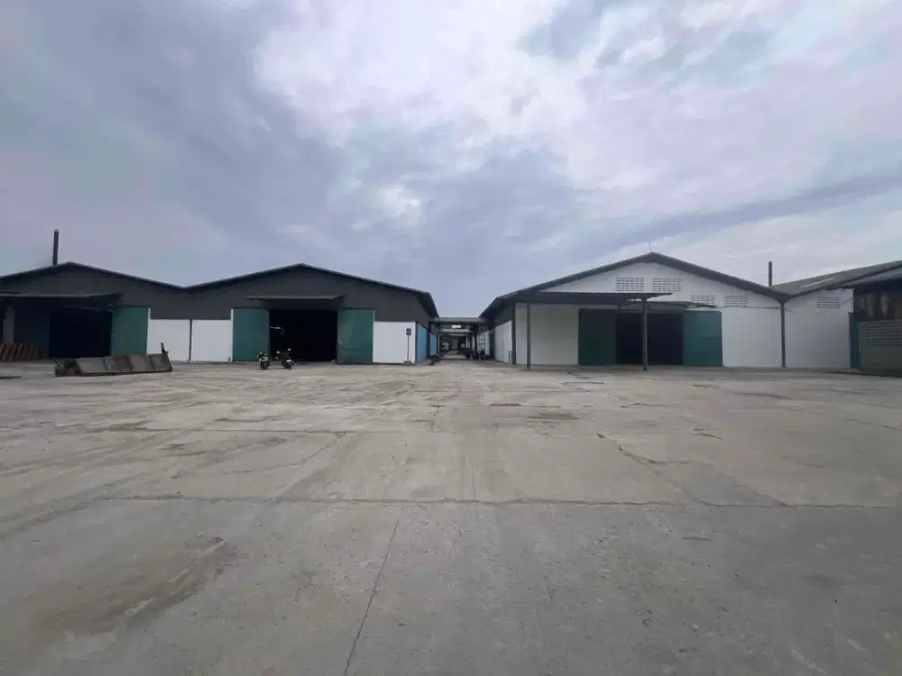 Disewa Gudang Siap Pakai Baru Renovasi Parkiran Besar Akses Kontainer 40 Feet, Tidak Banjir Jatake Bitung