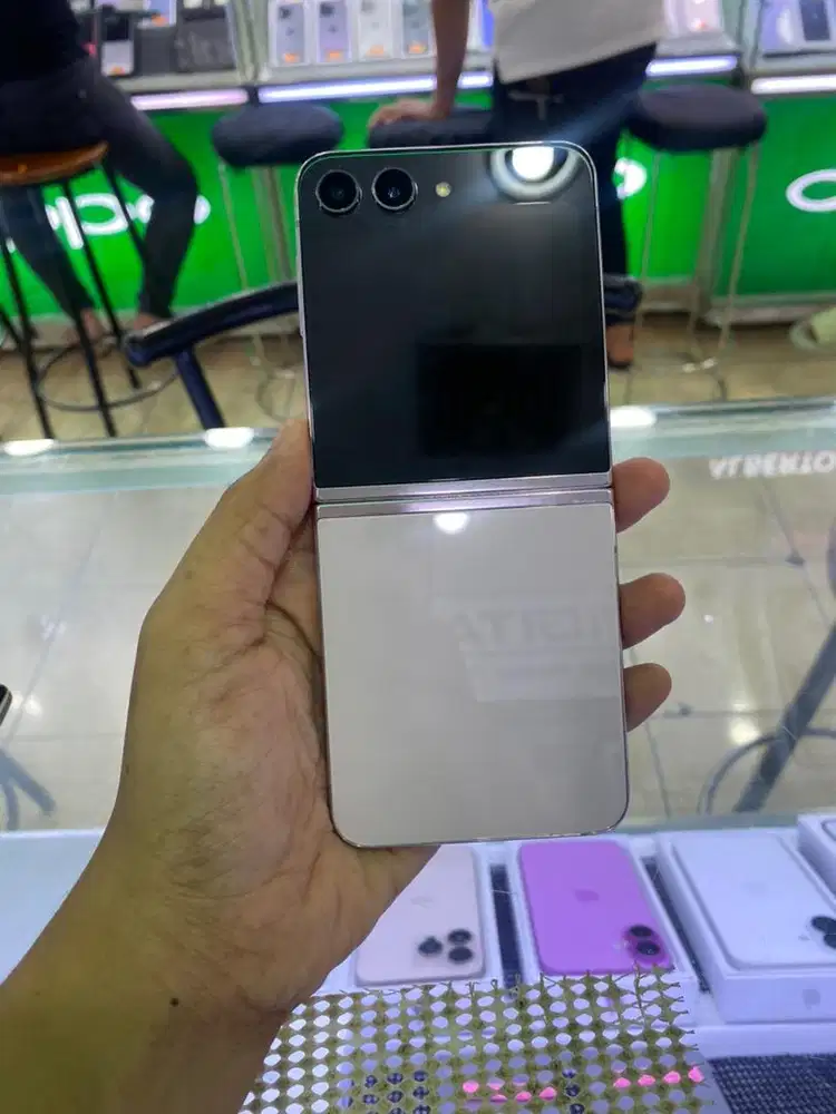 Samsung galaxy zflip 5 8/256 lavender ex sein