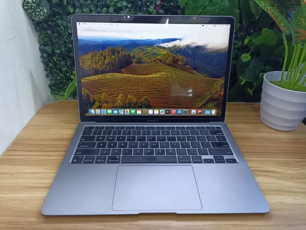 Macbook air 132019 
Ci5/Ram 8Gb/SSD 128Gb
CC 651 Normal 
FULLSETT