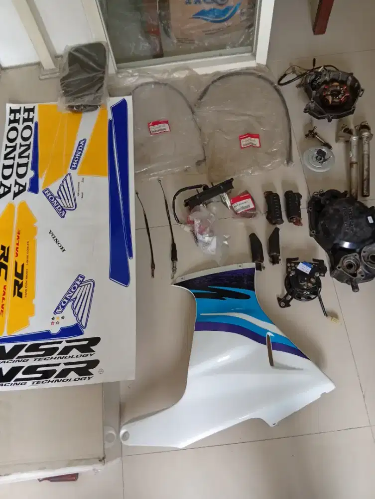 Sebagian baru sebagian second aksesori dan part Honda NSR R