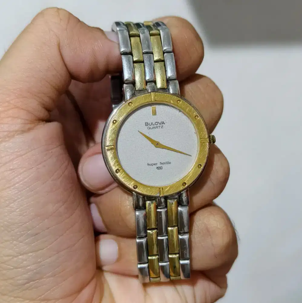 Jam tangan Bulova Quartz Super Seville