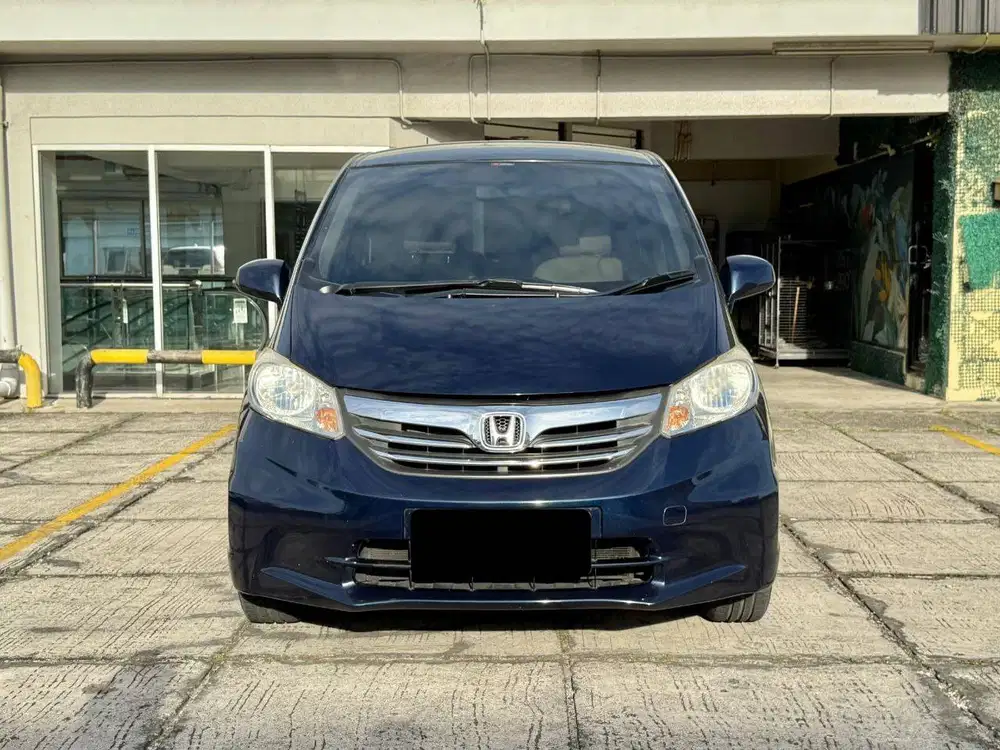 Honda Freed SD 2012