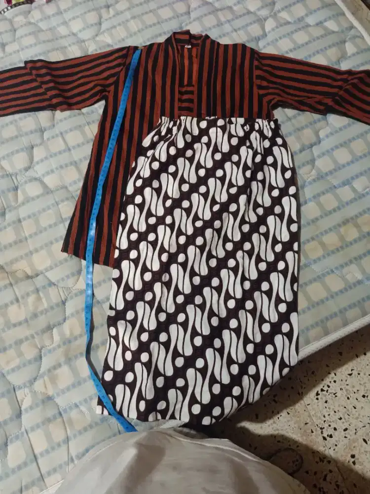 Baju kebaya anak
