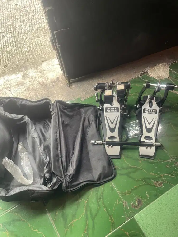Double pedal merk db percussion