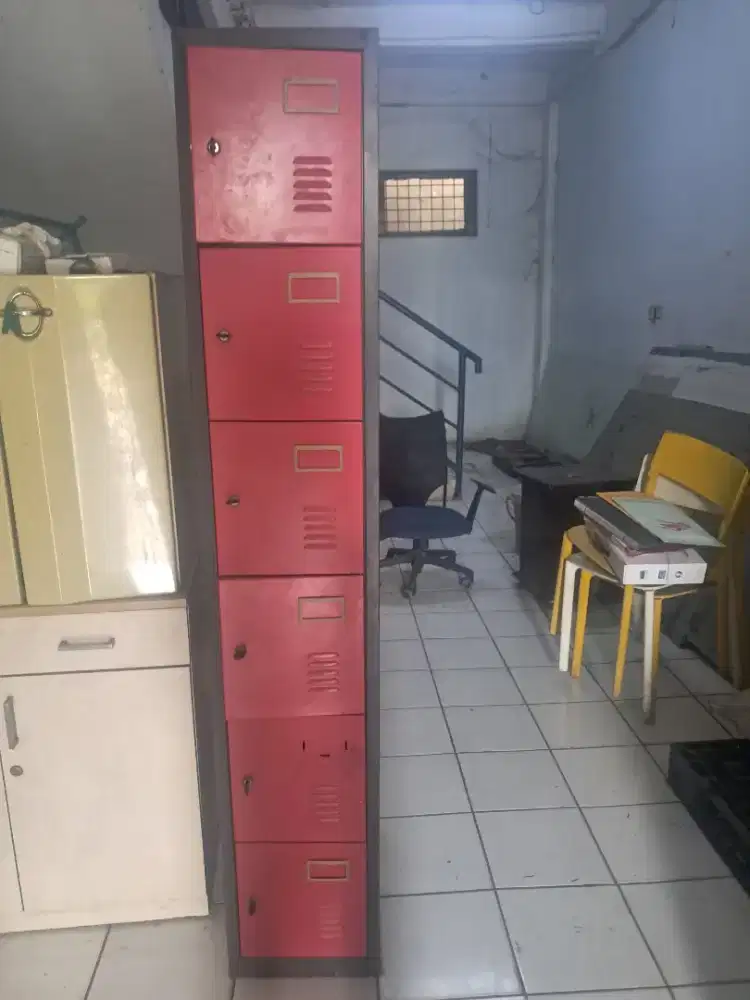 Lemari besi 6 laci,  P=180, L=30