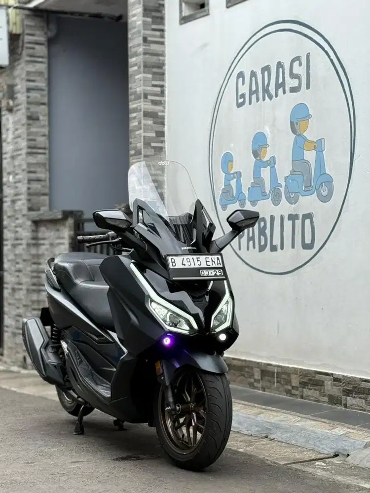 Honda Forza black gen3 2023