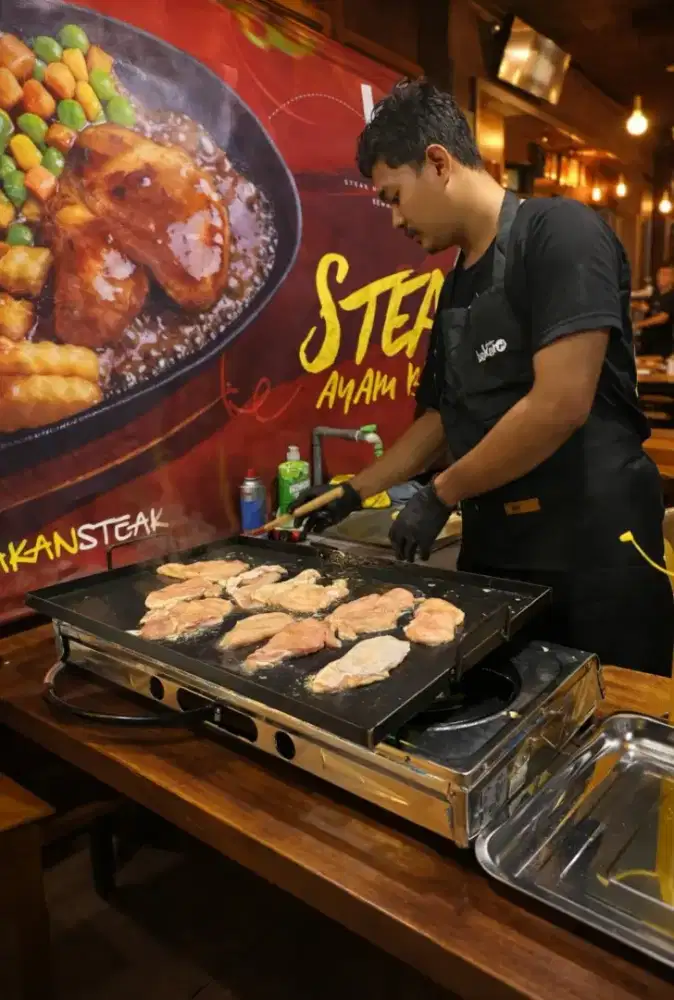 Lowongan cook crew booth Steak kekinian di Jojoran