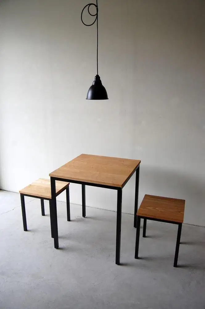 Set Meja cafe minimalist ukuran 150x60x75x3cm ukuran kursi standar