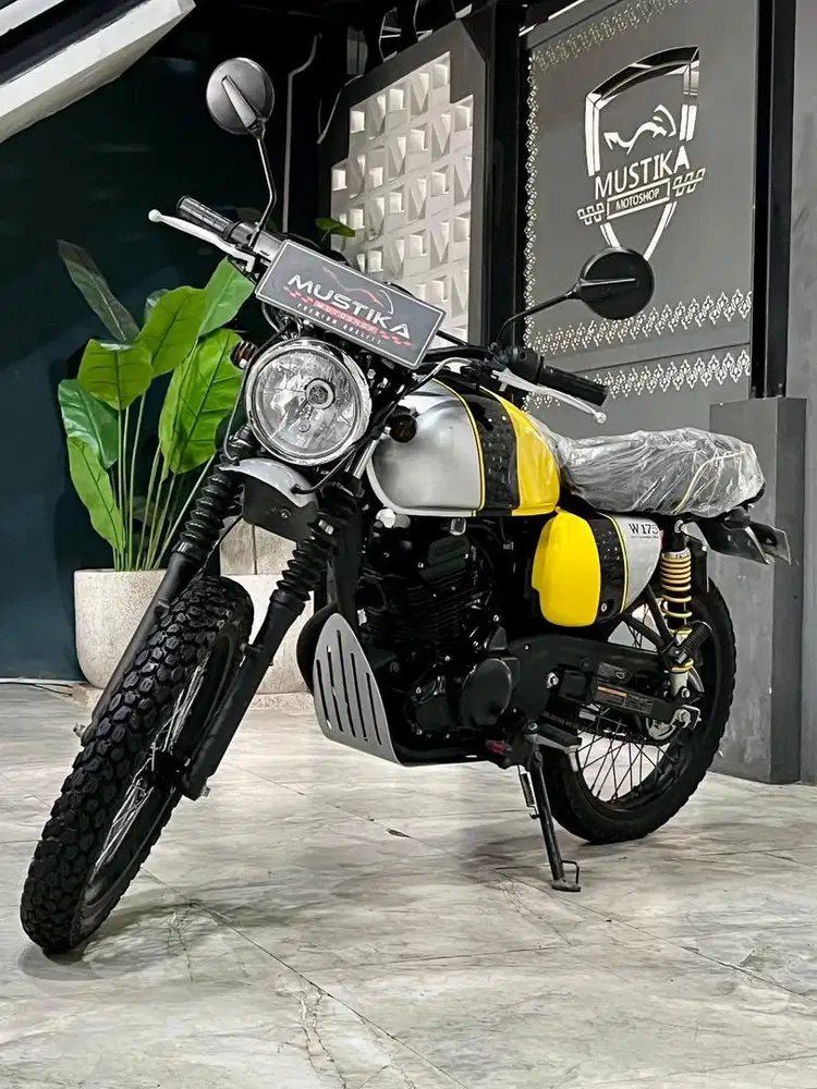 PRO Tuner Scramble!!Kawasaki W175 th 2018 - Ayu Mustika