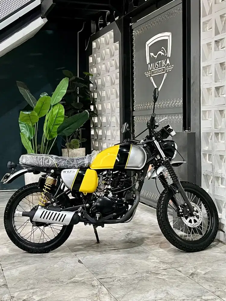 PRO Tuner Scramble!!Kawasaki W175 th 2018 - Ayu Mustika