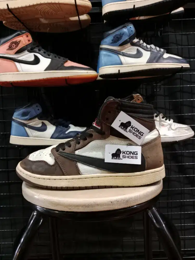 SEPATU AJE 1 HIGH X TRVS SCOTT MOCHA 43