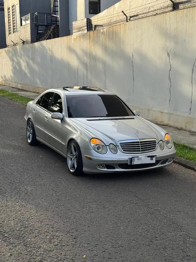 MERCEDES BENZ e200 w211