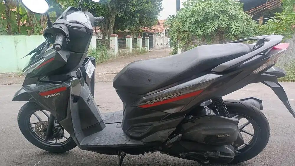 Dijual Vario 125 th 2018 lengkap