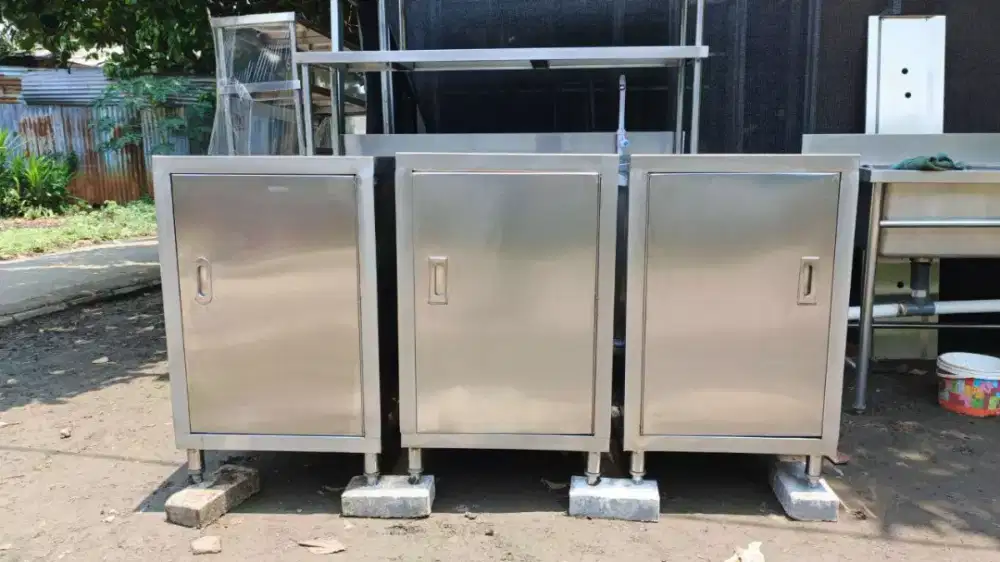 Lemari stainless kecil atau kabinet Mini
Ukuran: 50×60×80