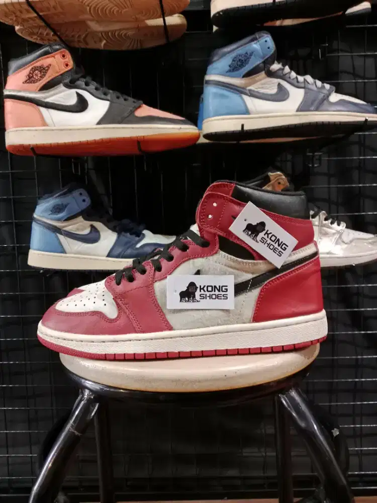 SEPATU AJE 1 HIGH RED WHITE BLACK 42