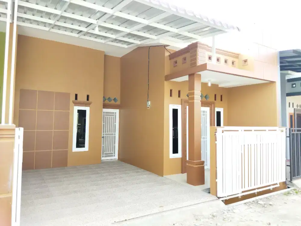 RUMAH BARU BONUS KANOFI DAN PAGAR BESI