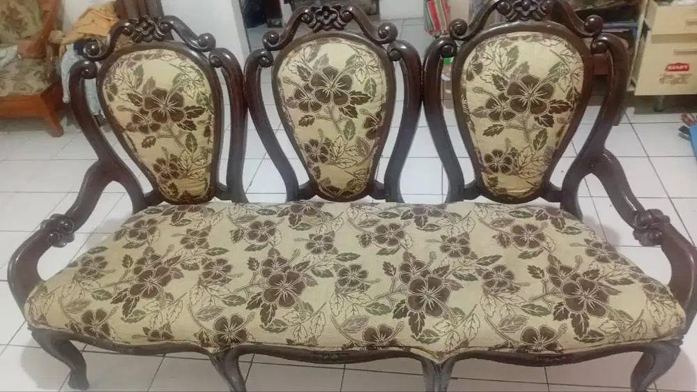 Kursi set jati ukiran