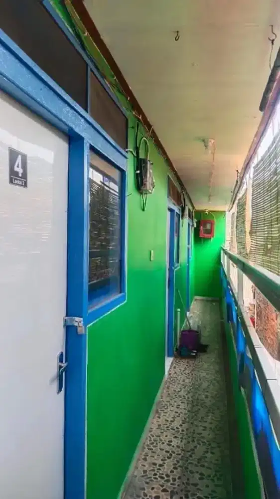 Kontrakan ibu ida 2 petak wifi + cat baru