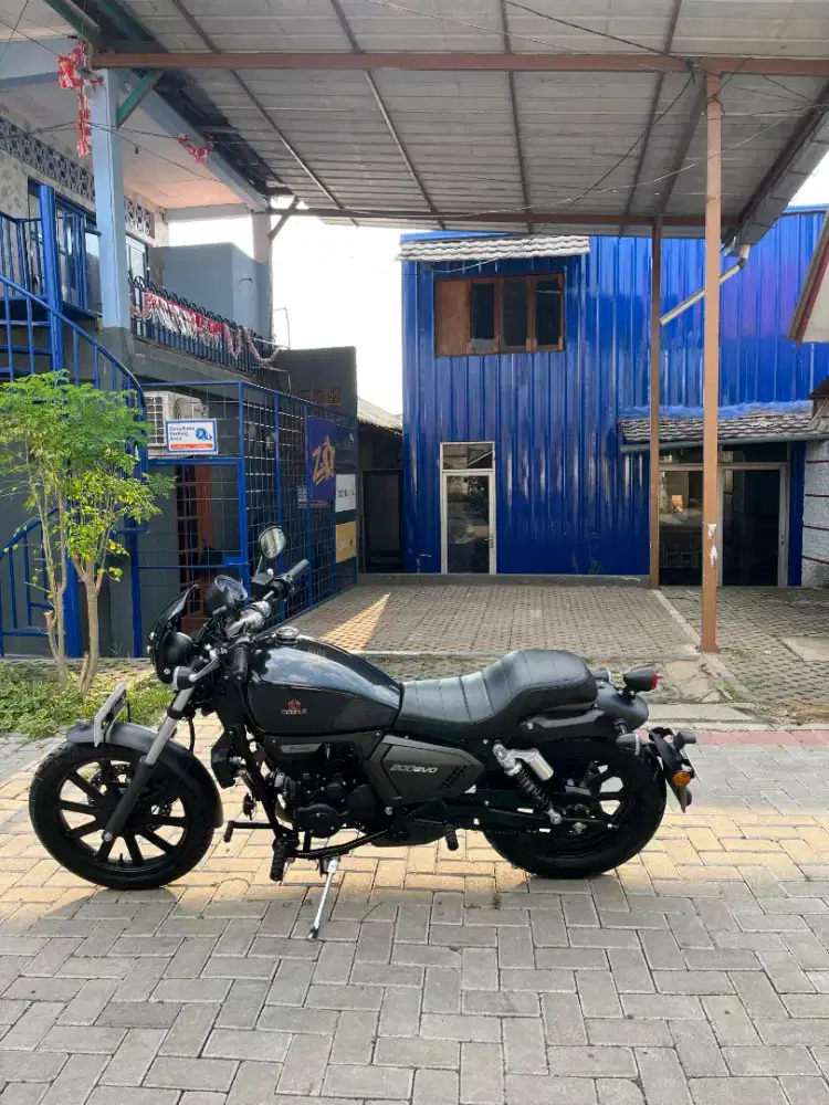 Benelli evo 200cc low km mulus, nego