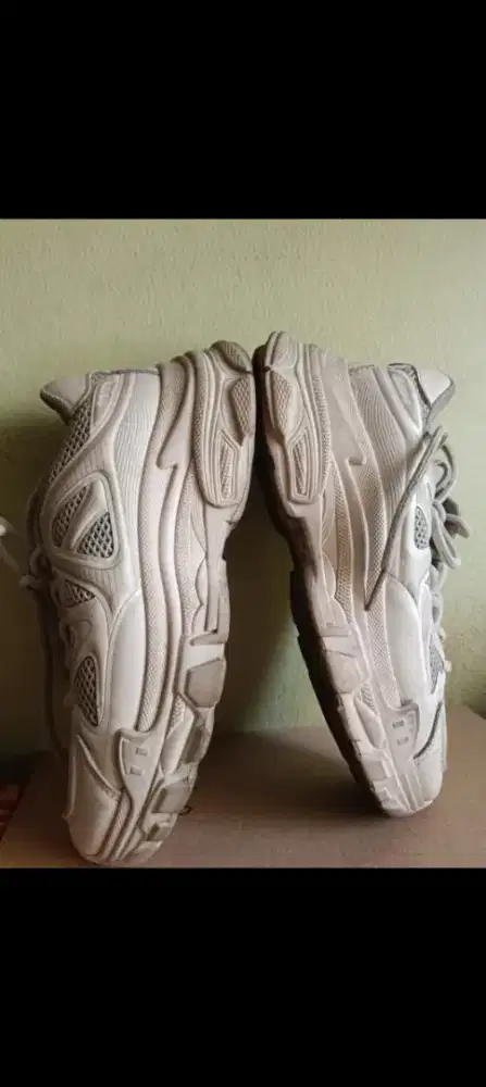 Dijual Borongan 2 pasang Sepatu Ukuran 37 siap pakai