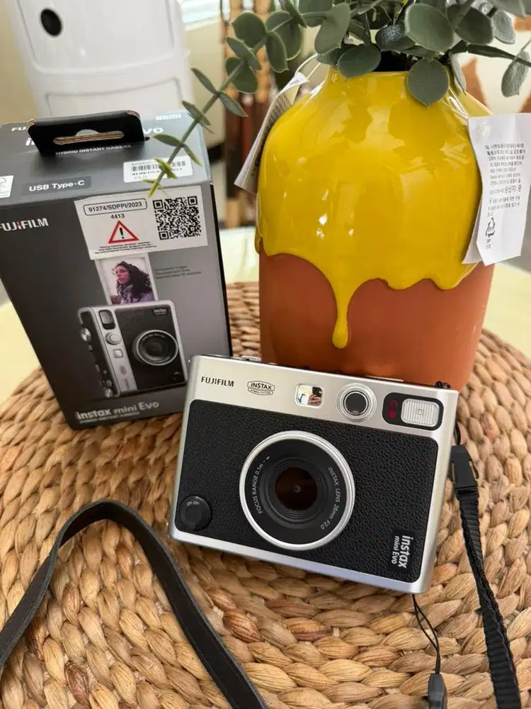 Fuji Film mini instax evo