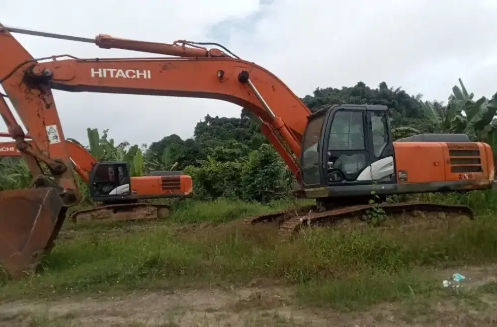 Hitachi 350H 2022 di Samarinda