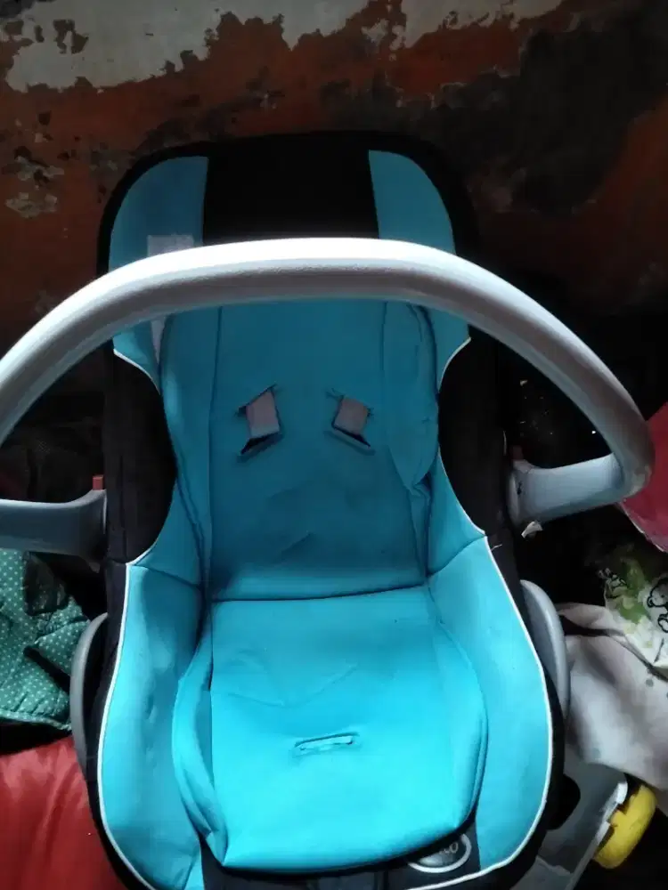 Kursi mobil bayi