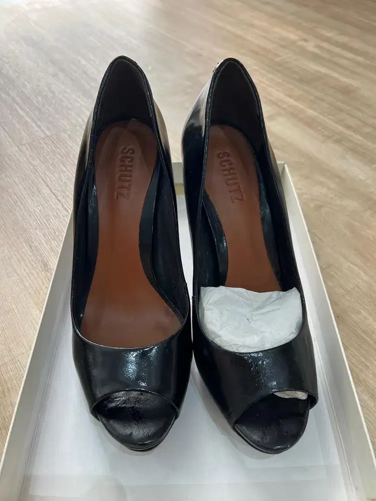 Peep Toe High Heels Schutz