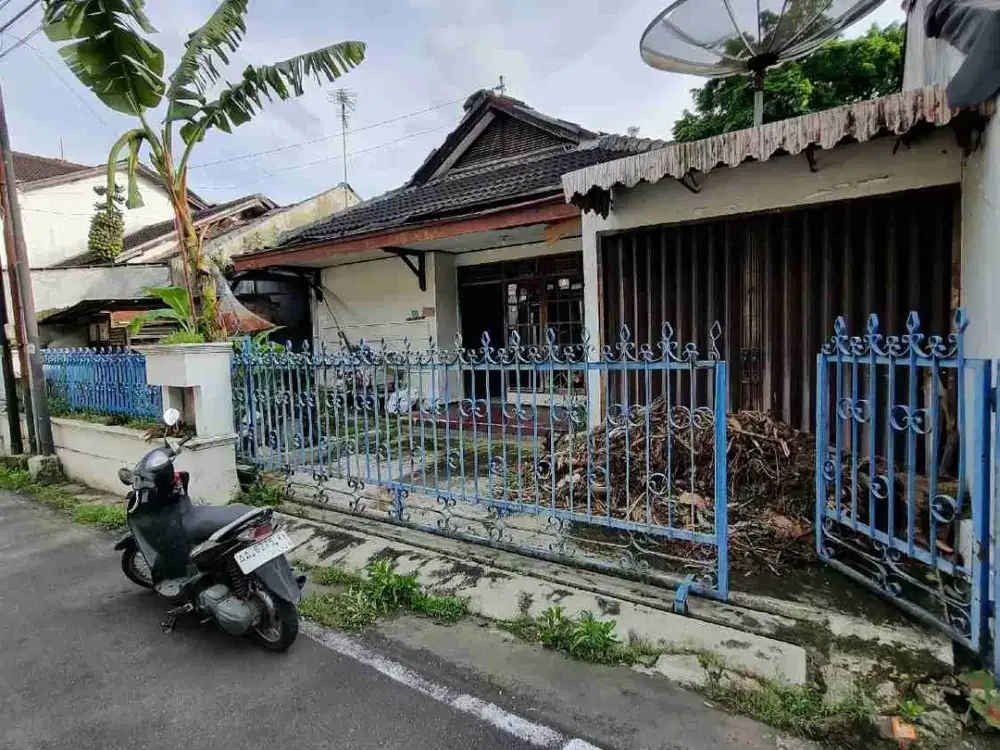 DIJUAL RUMAH DEKAT AKMIL