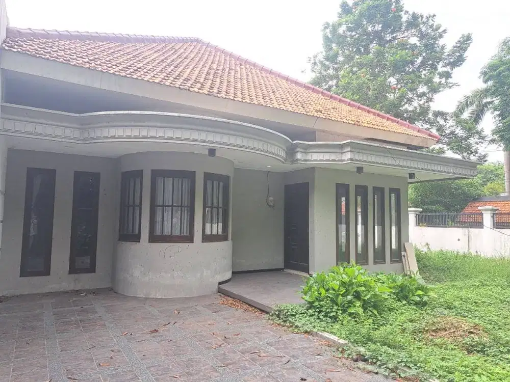 DISEWAKAN RUMAH JALAN KESUMBA AMBENGAN - HOOK