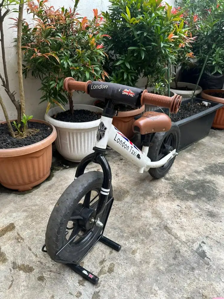 Balance Bike London Taxi Sepeda