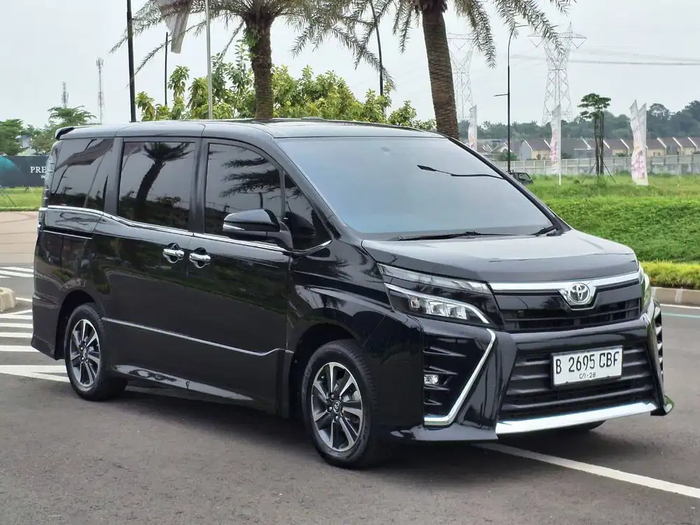 Tanpa DP Mobil Keluarga Mewah Toyota Voxy 2.0 AT  2018