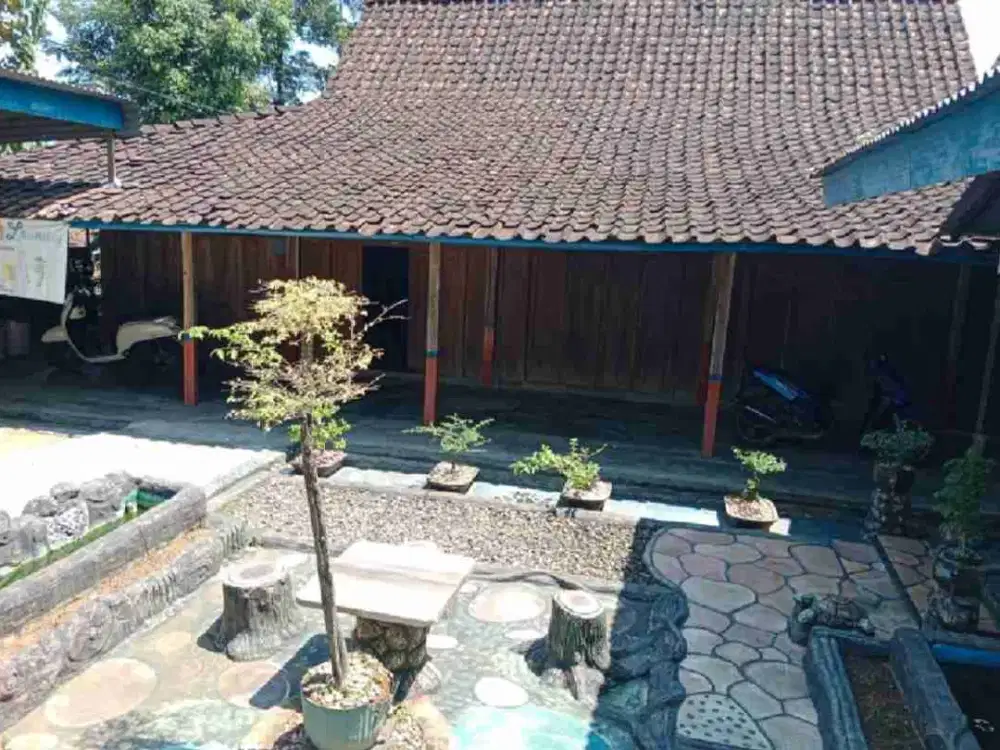 Dijual murah dua rumah Lb 186m² Lt 500m², jalan 5m, 70m dari jalan Raya Propinsi, Weru Sukoharjo